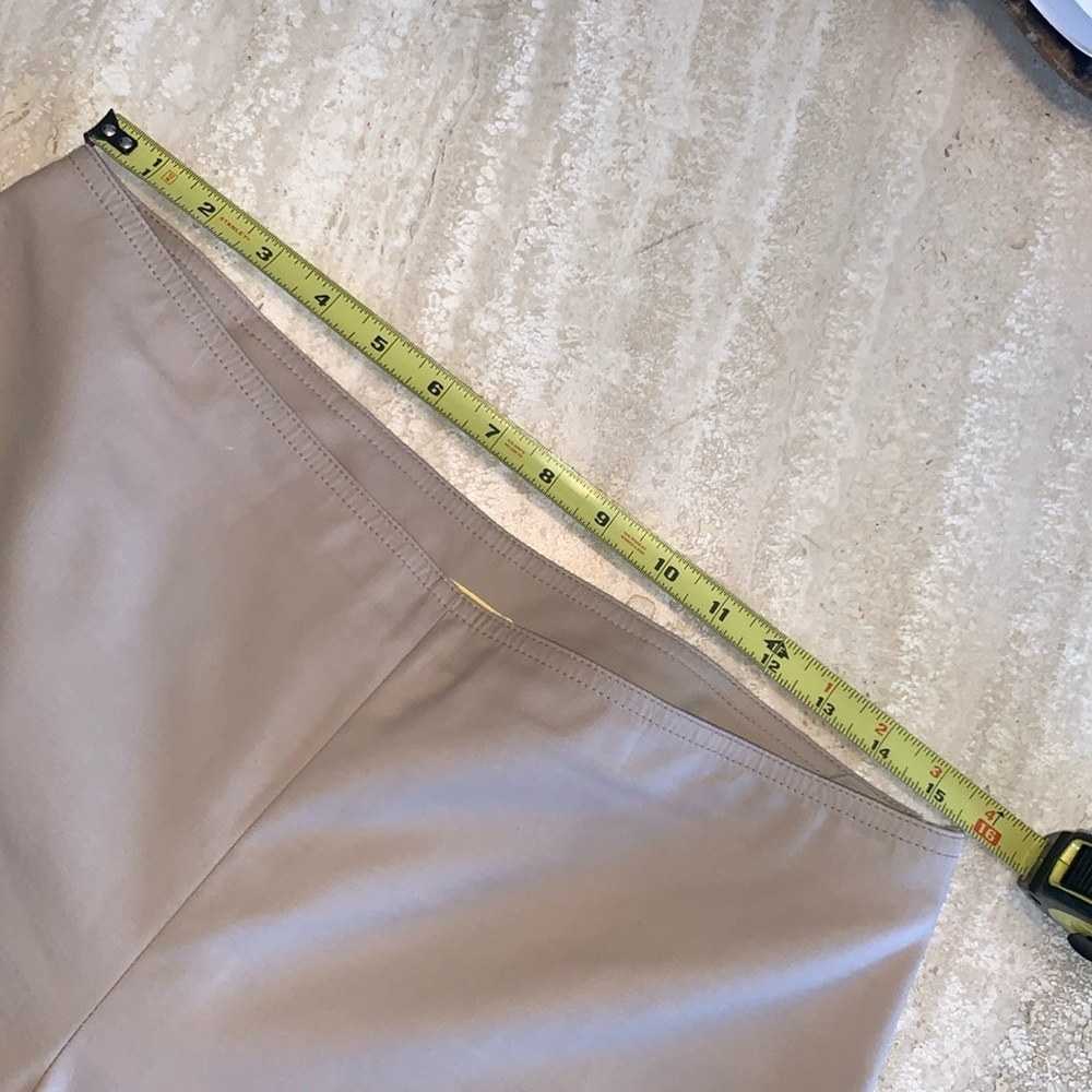 ST. JOHN Spring 2014 collection capri pant, cotton blend, side zip, ankle. 8 - Picture 14 of 17
